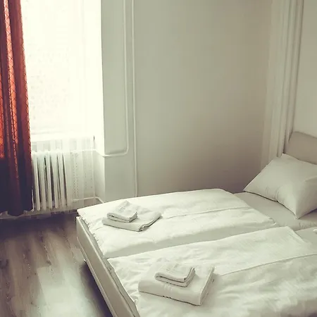 Ibex Hostel *