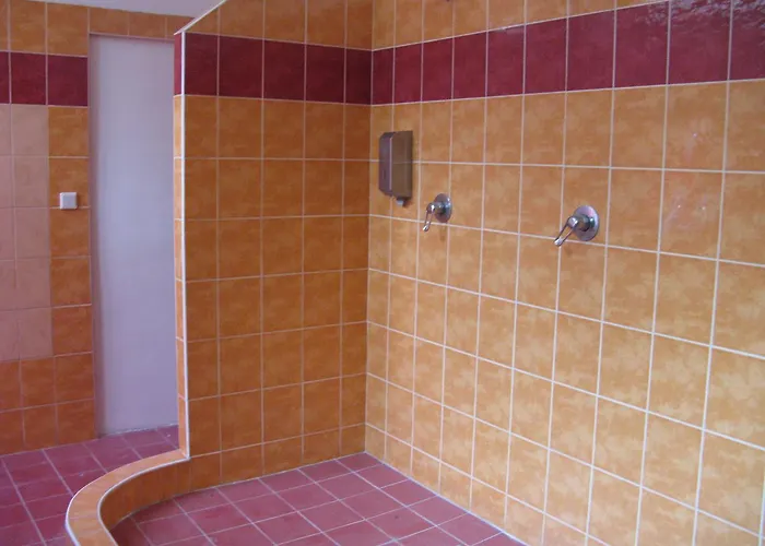 Ibex Hostel *